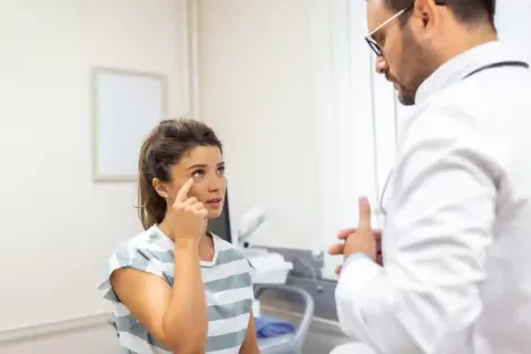 Cataract Surgery – How To Choose The Best Eye Care Center?